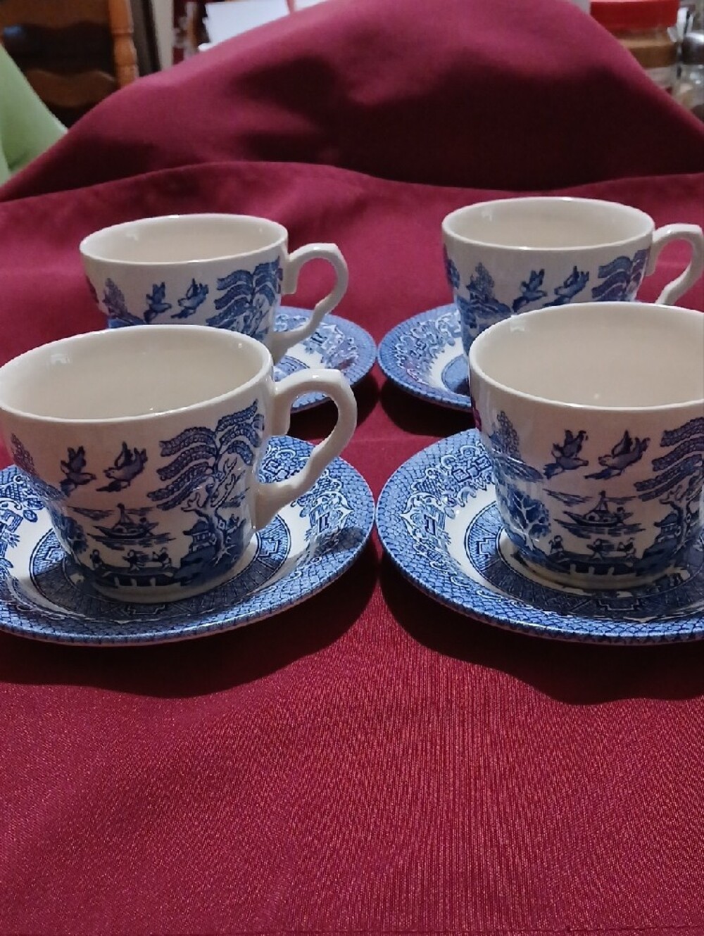 Blue Willow Teacups and Saucers Set of 4 Classic Blue
